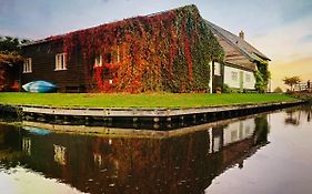 Gieters Gruttertje, Vintage stay in the village centre
